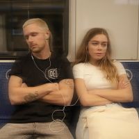 Vada - За руку